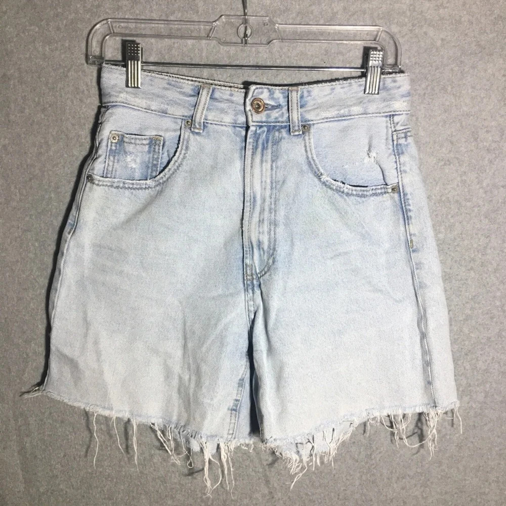 Womens Stradivarius Shorts Butt Rip Casusl Summer Spring Closet Staple Denim